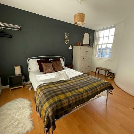 Charming 3 Bedroom Apartment In The Heart Of Vibrant Old Town Edinburgh Exterior photo