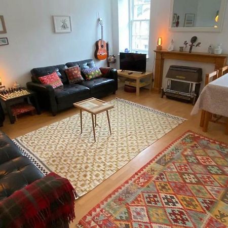 Charming 3 Bedroom Apartment In The Heart Of Vibrant Old Town Edinburgh Exterior photo